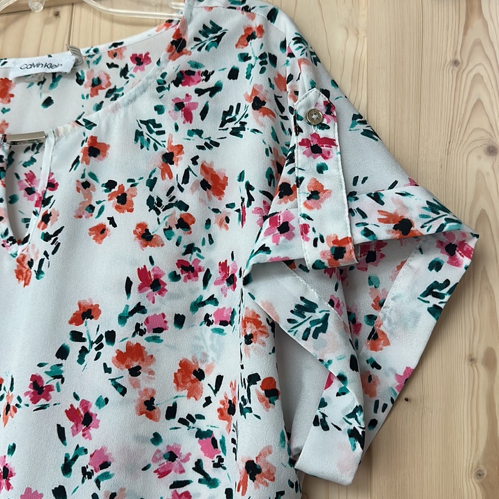 Calvin Klein Floral Blouse - Picture 4 of 8